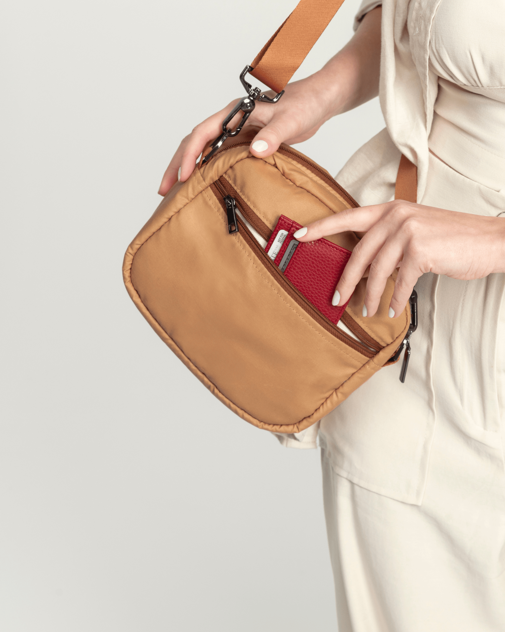 Nomad Crossbody Latte 2L - DACOSTA