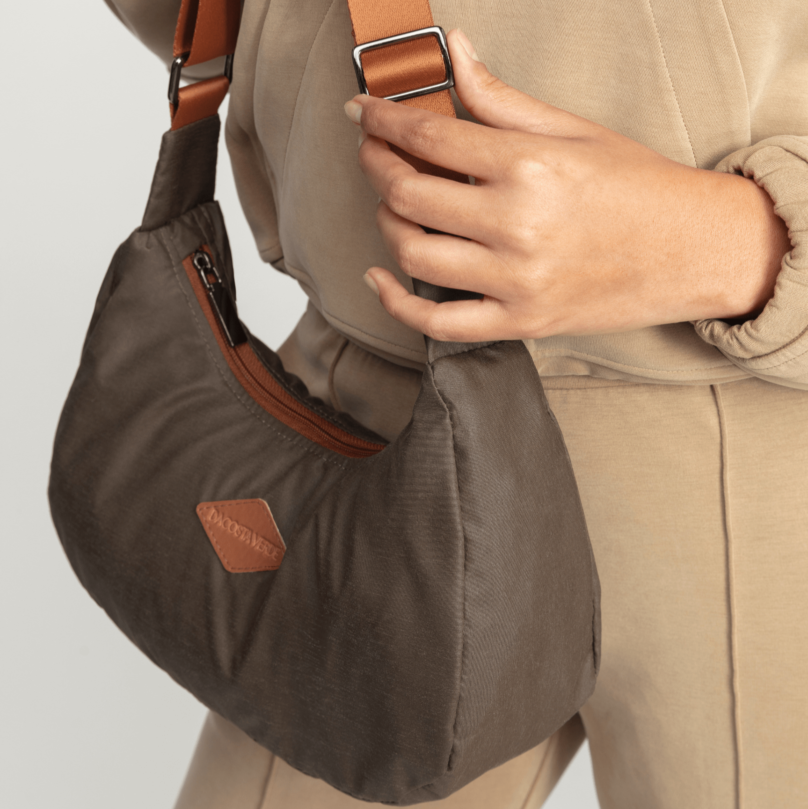 Sunset Sling Bag Mushroom 3.9L - DACOSTA