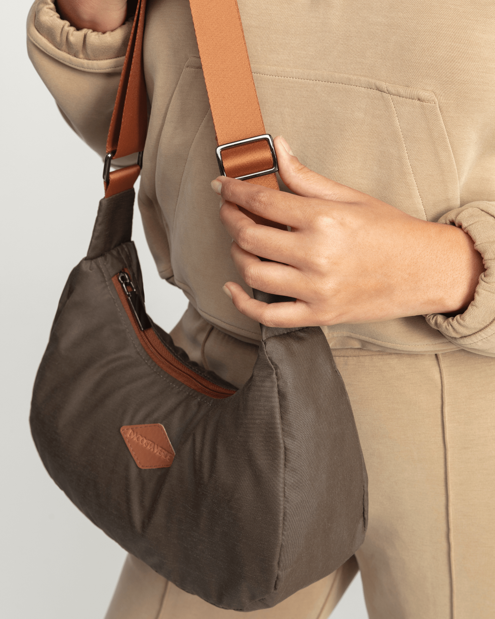 Sunset Sling Bag Mushroom 3.9L - DACOSTA
